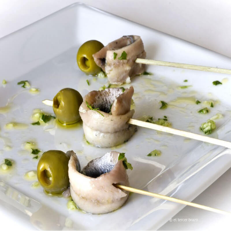 Cantabric Boquerones, White Anchovies in Olive Oil, Garlic and Parsley, 850g large tub